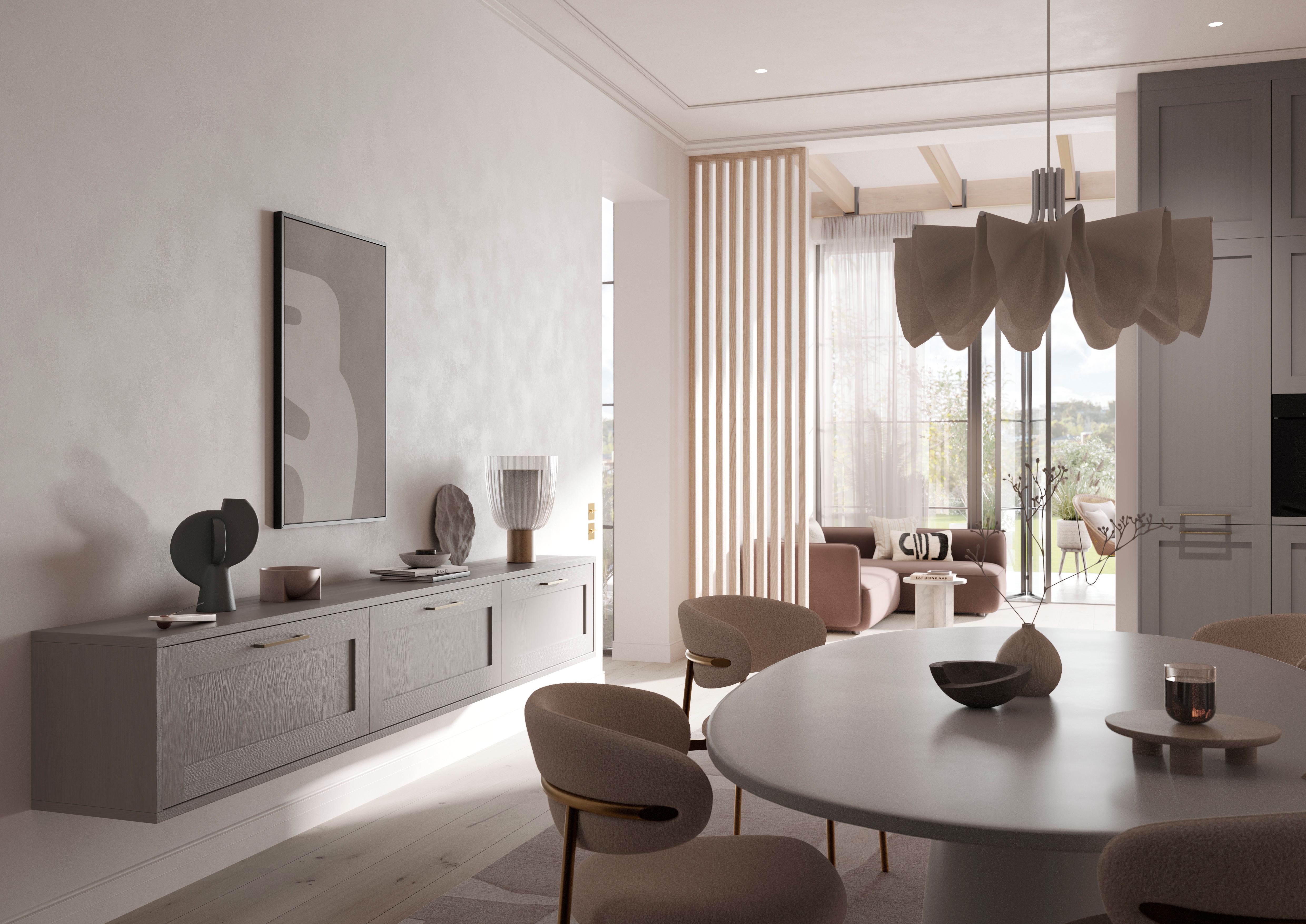 Modernes Esszimmer mit runder Tischplatte, Designstühlen und großen Fenstern.